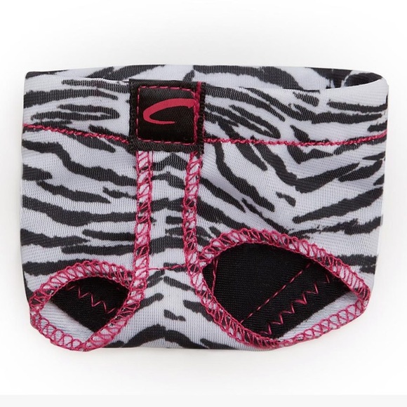 TWO NEW Pairs Capezio Jelz Print Footundeez sz L - Picture 2 of 9